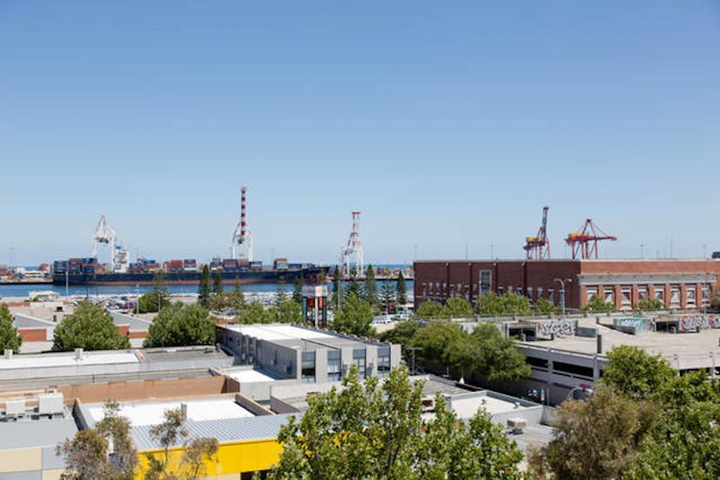 Ocean Harbour Views Apartment Fremantle Exterior photo